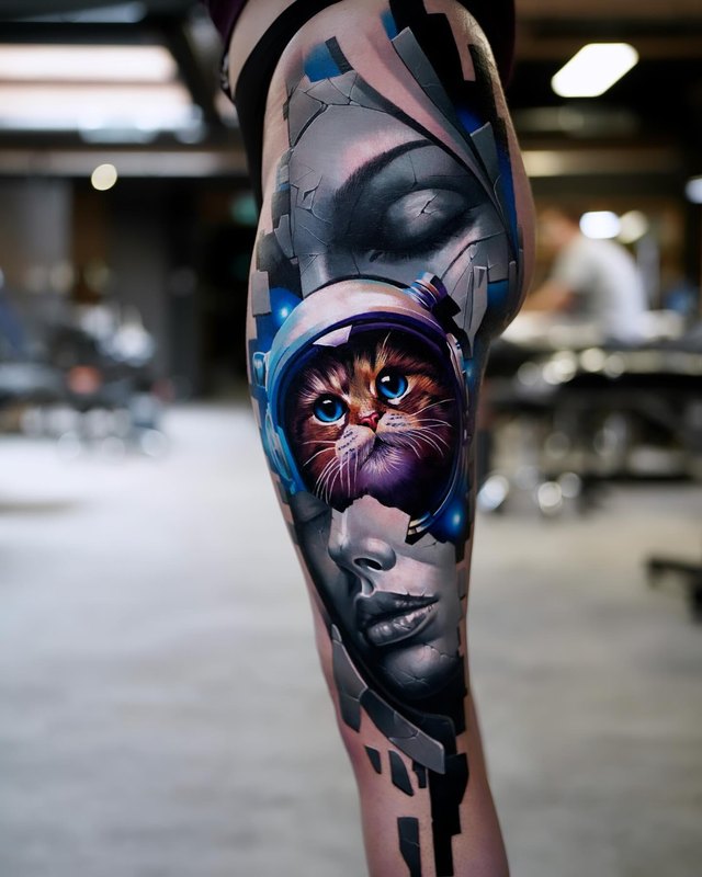 Astronot kedi – renkli realizm dövme, Alexandr Doronin, InkBlaze Ankara